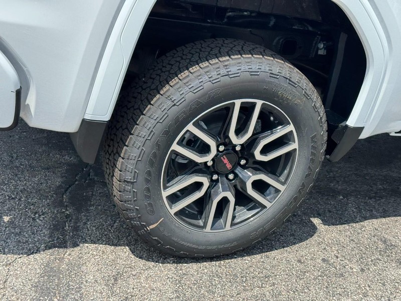 GMC Sierra 1500 Vehicle Image 04