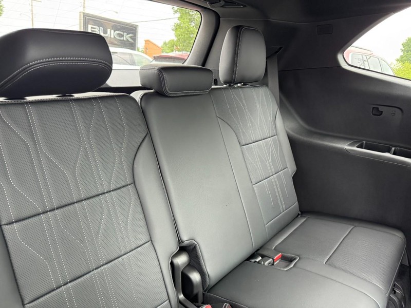 Buick Enclave Vehicle Image 06