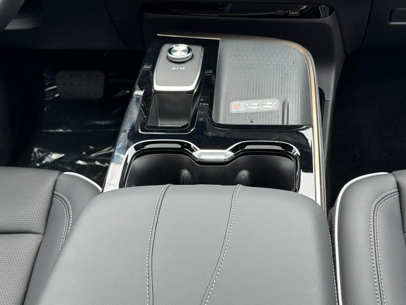 Buick Enclave Vehicle Image 10