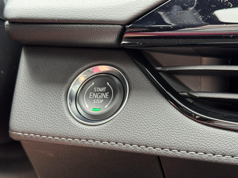 Buick Enclave Vehicle Image 15