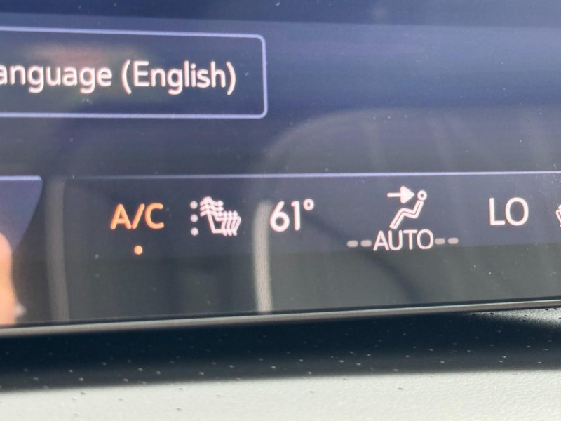 Buick Enclave Vehicle Image 16