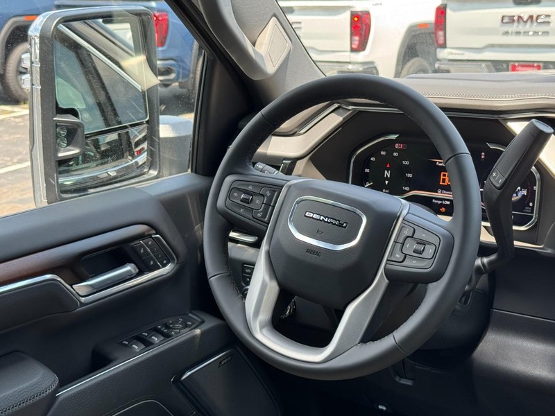 GMC Sierra 2500HD Vehicle Image 06
