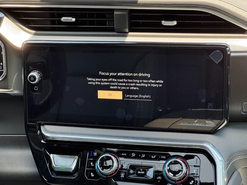 GMC Sierra 2500HD Vehicle Image 07