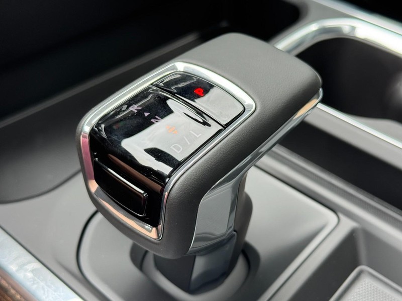 GMC Sierra 1500 Vehicle Image 12