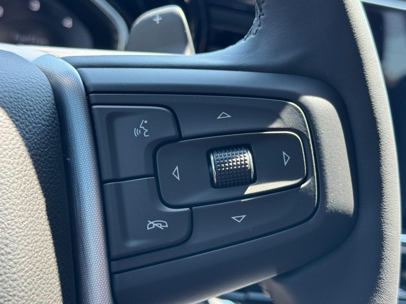 GMC Sierra 1500 Vehicle Image 11
