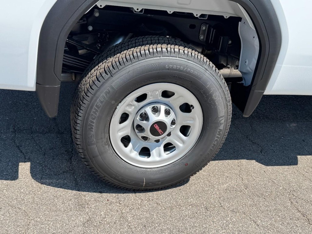 GMC Sierra 3500HD Vehicle Image 04