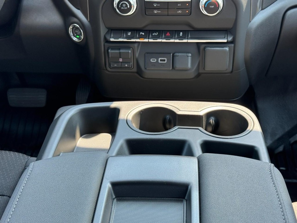 GMC Sierra 3500HD Vehicle Image 09