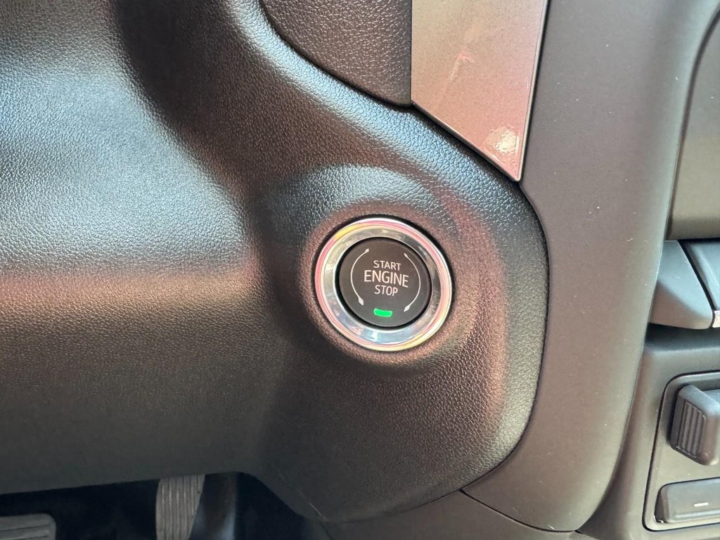 GMC Sierra 3500HD Vehicle Image 12