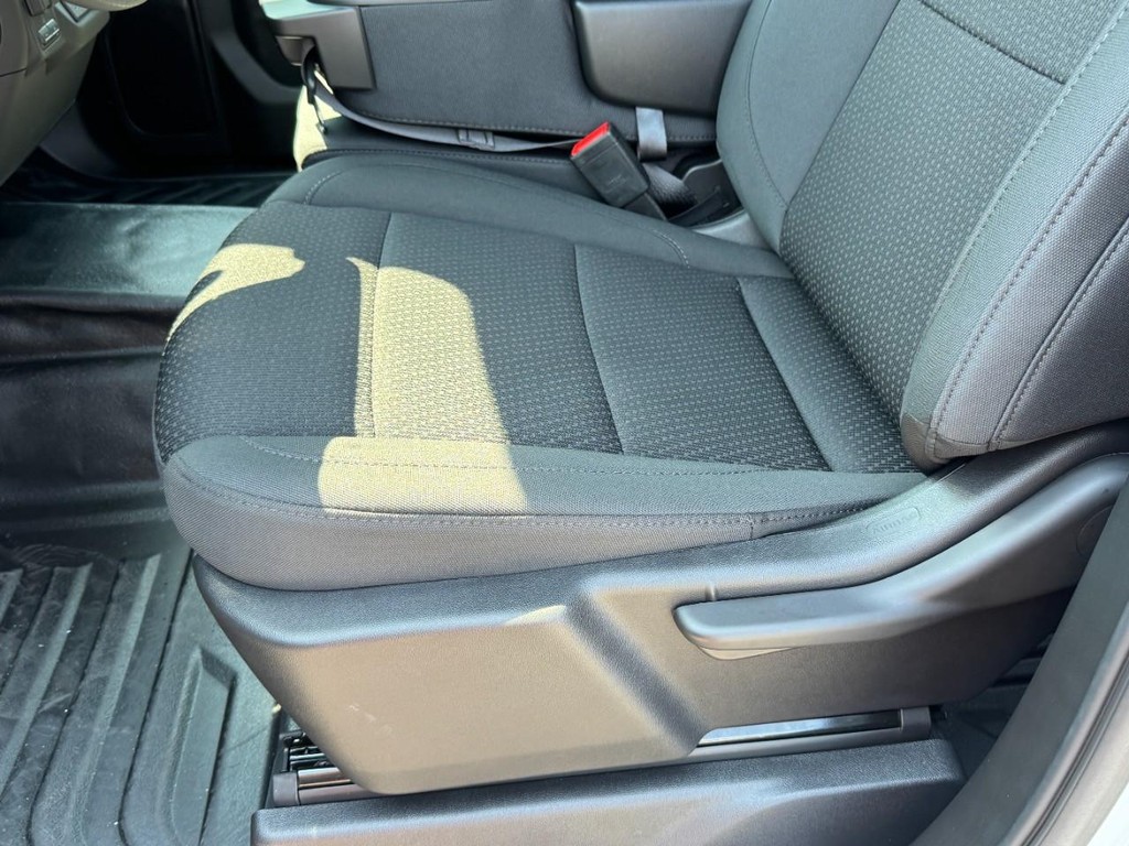 GMC Sierra 3500HD Vehicle Image 14