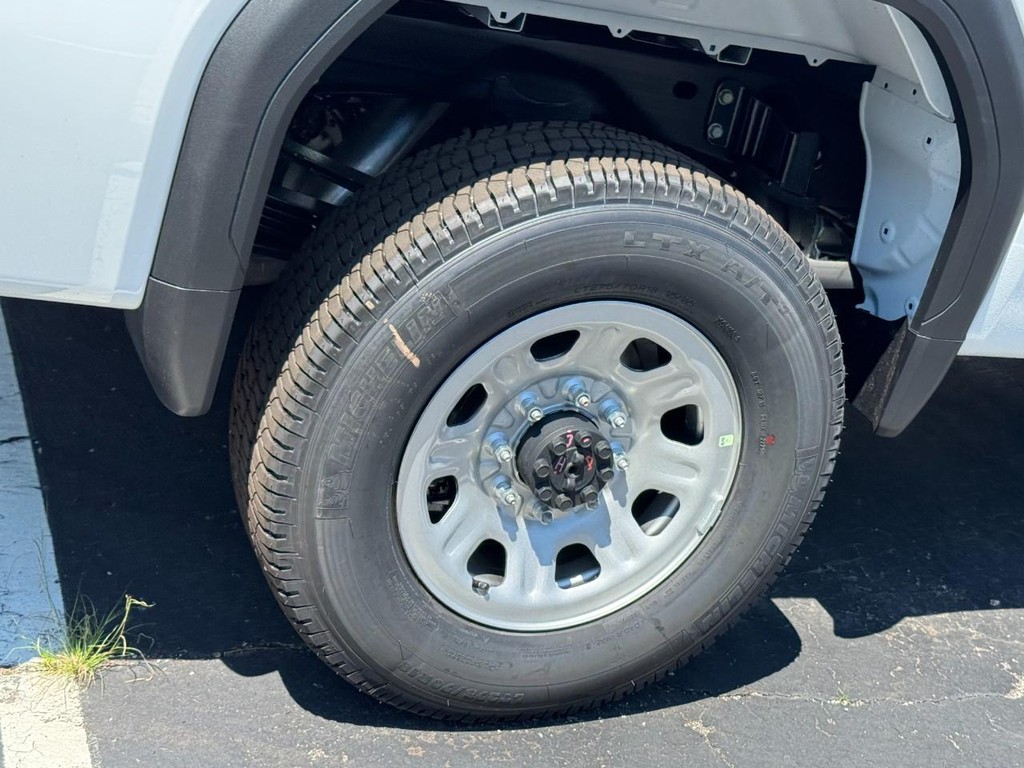 GMC Sierra 3500HD Vehicle Image 04