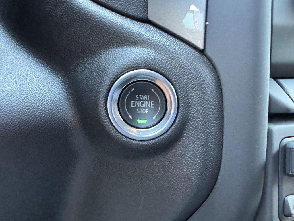 GMC Sierra 3500HD Vehicle Image 12