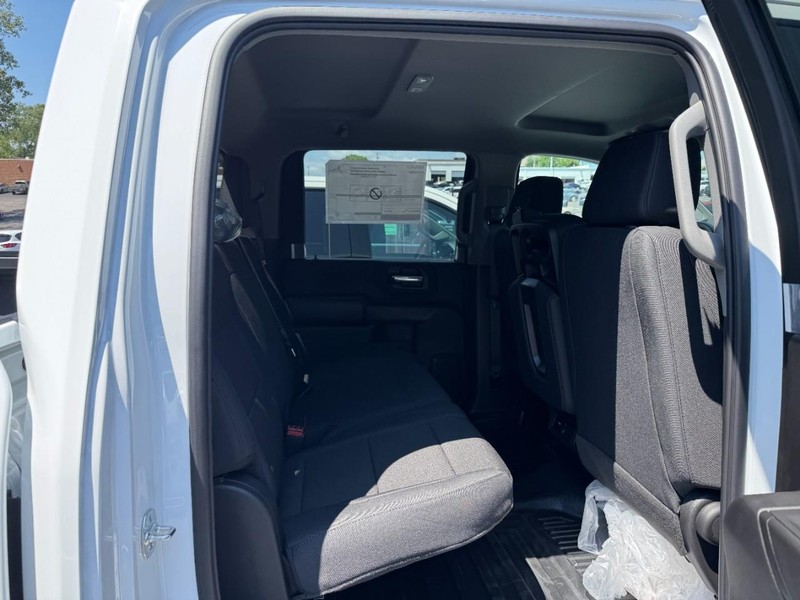 GMC Sierra 3500HD Vehicle Image 05
