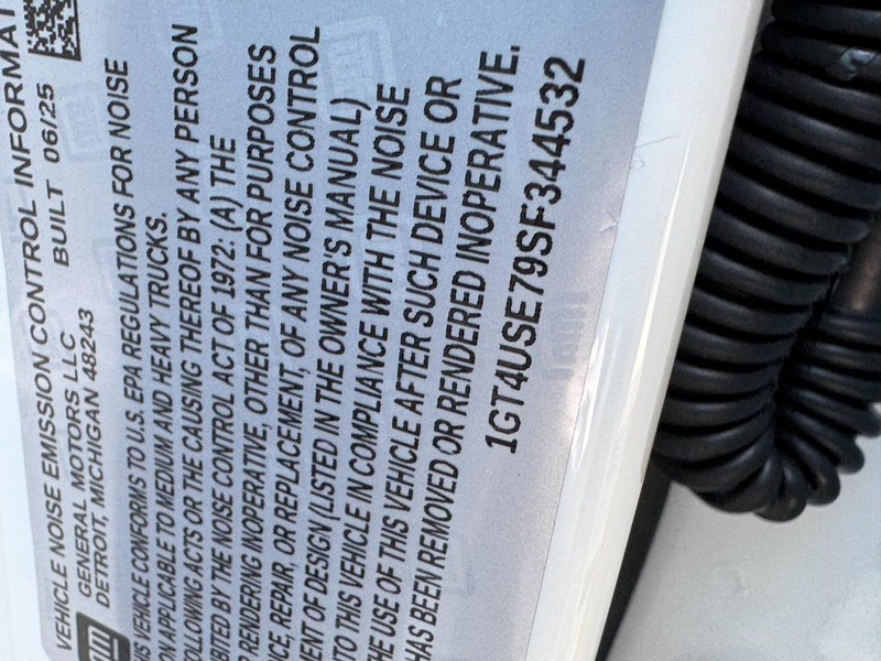 GMC Sierra 3500HD Vehicle Image 17