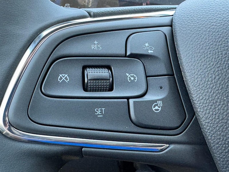 Buick Envista Vehicle Image 10