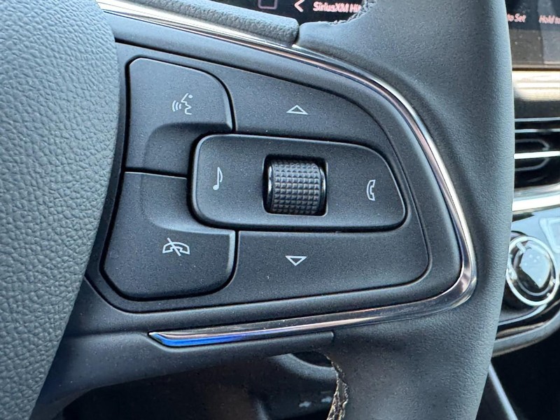 Buick Envista Vehicle Image 11