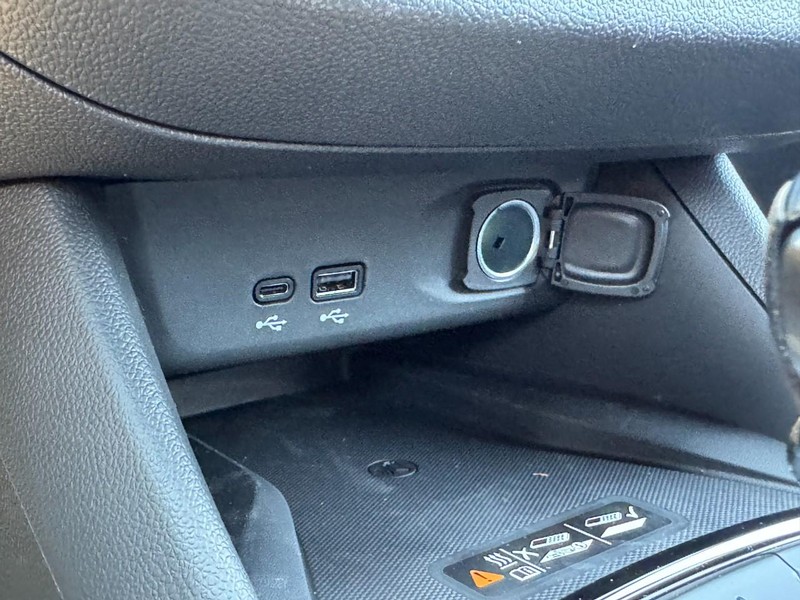 Buick Envista Vehicle Image 13