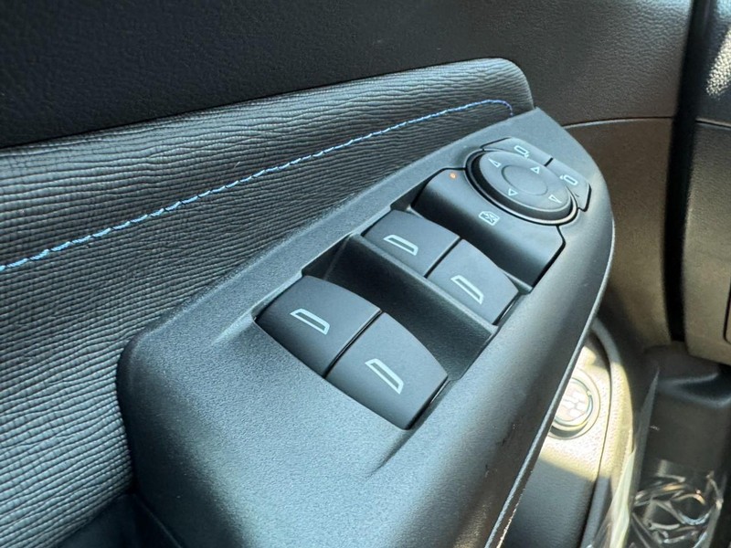 Buick Envista Vehicle Image 15