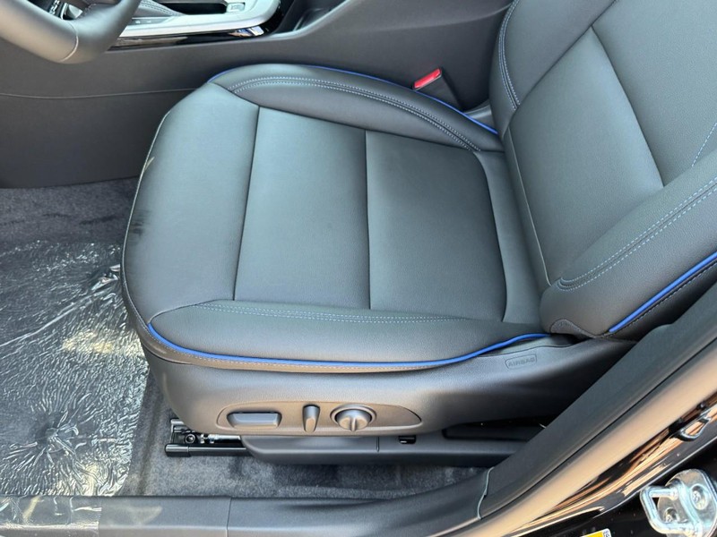 Buick Envista Vehicle Image 16