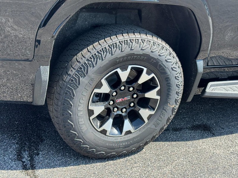 GMC Sierra EV Vehicle Image 04