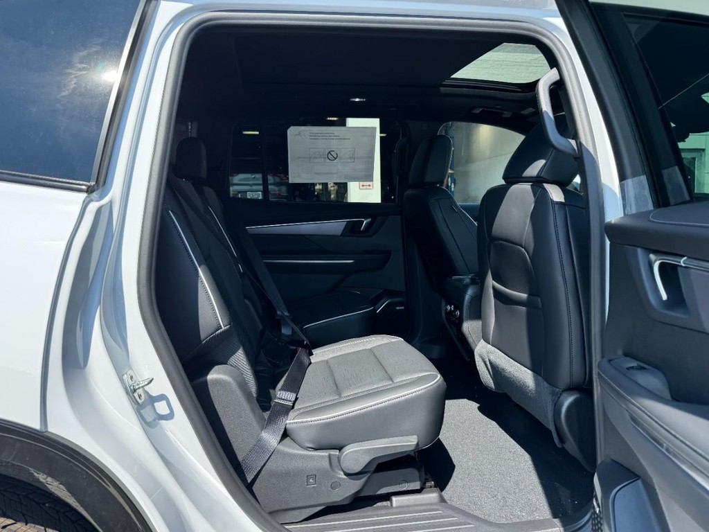 Buick Enclave Vehicle Image 05