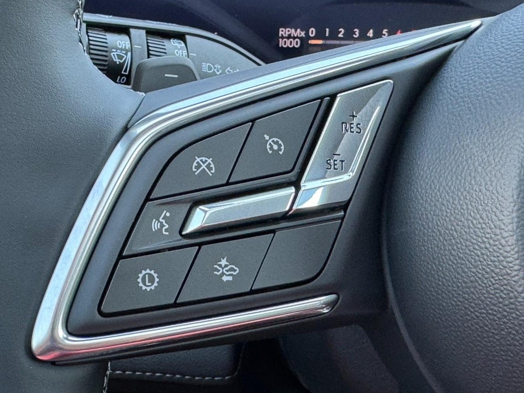 Buick Enclave Vehicle Image 11