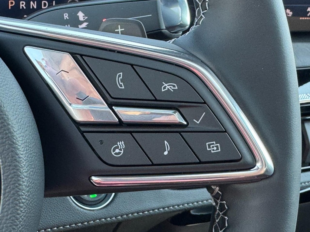 Buick Enclave Vehicle Image 12