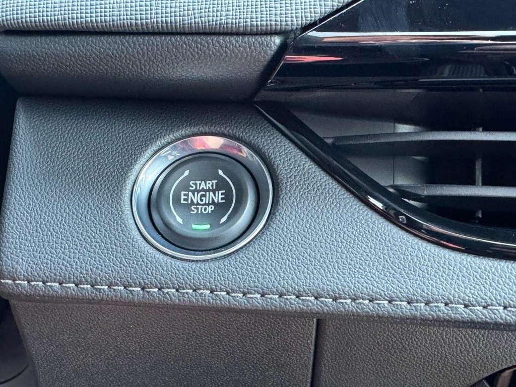 Buick Enclave Vehicle Image 14