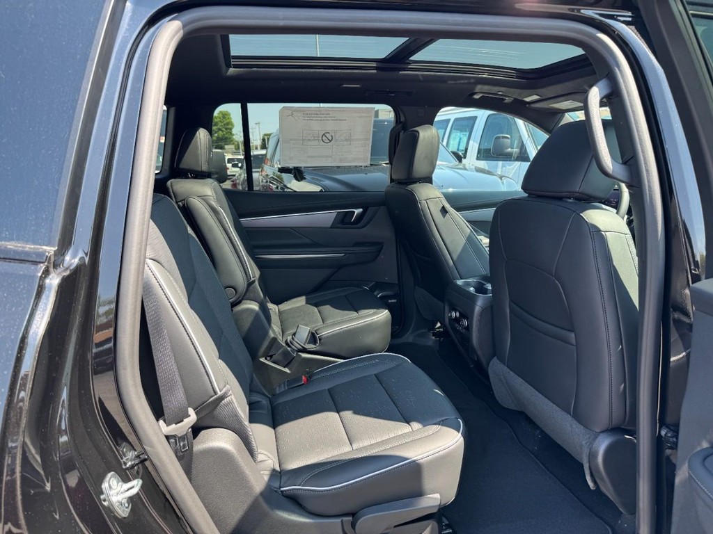 Buick Enclave Vehicle Image 05