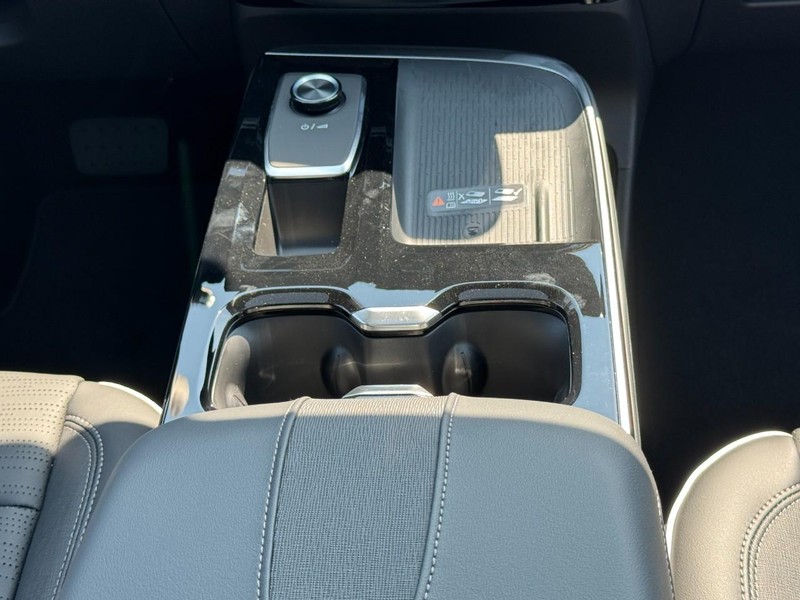 Buick Enclave Vehicle Image 10