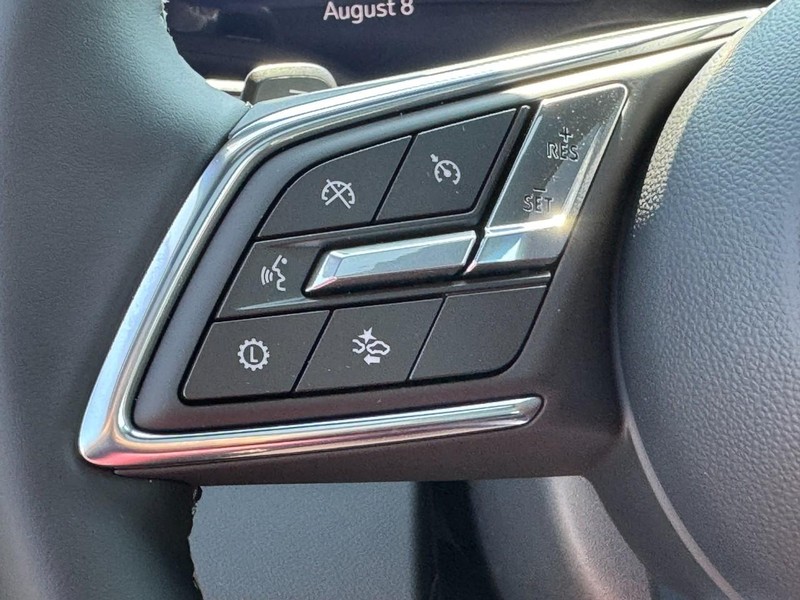 Buick Enclave Vehicle Image 12