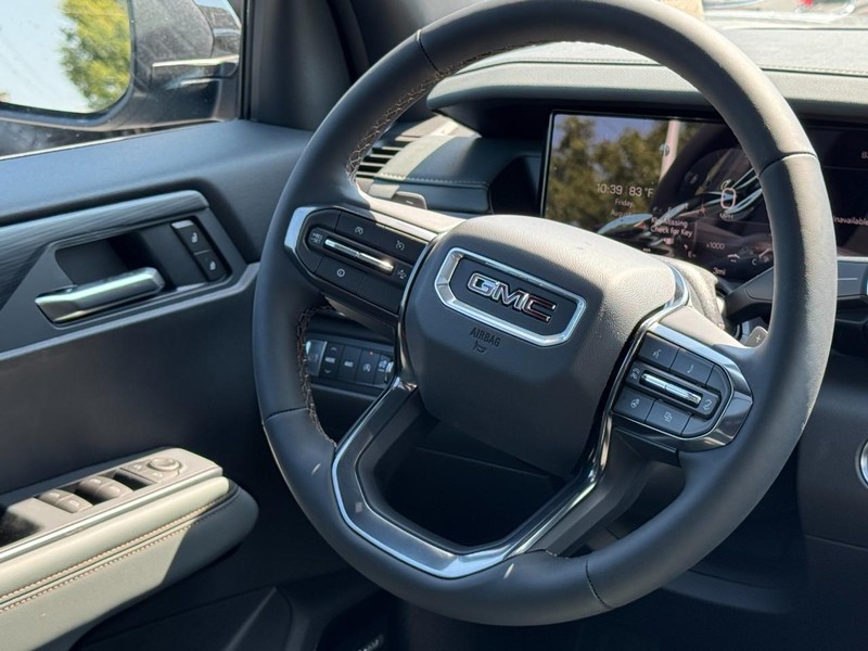 GMC Acadia Vehicle Image 08