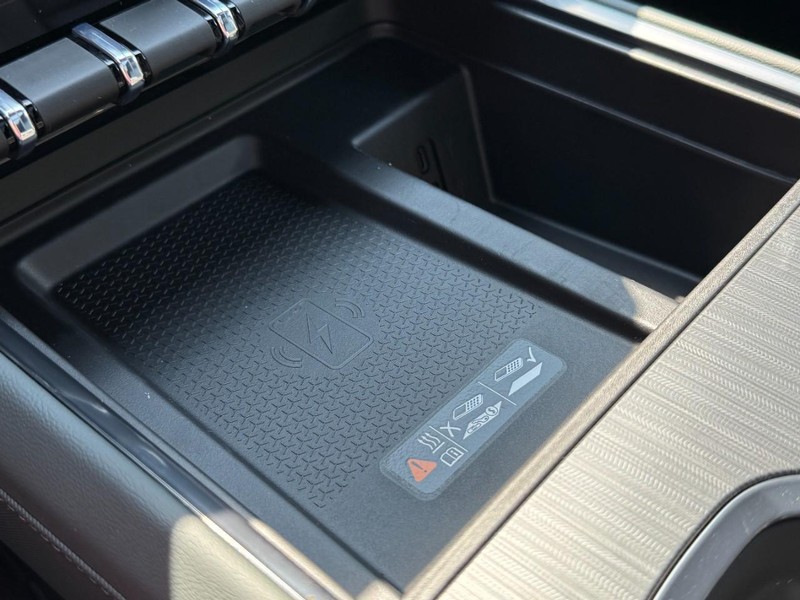 GMC Acadia Vehicle Image 13
