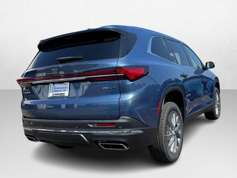 Buick Enclave Vehicle Image 03