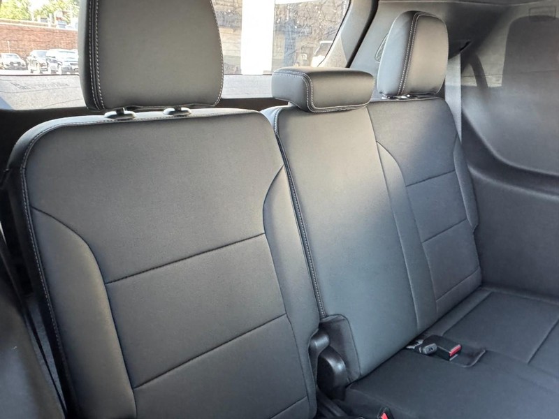 Buick Enclave Vehicle Image 06