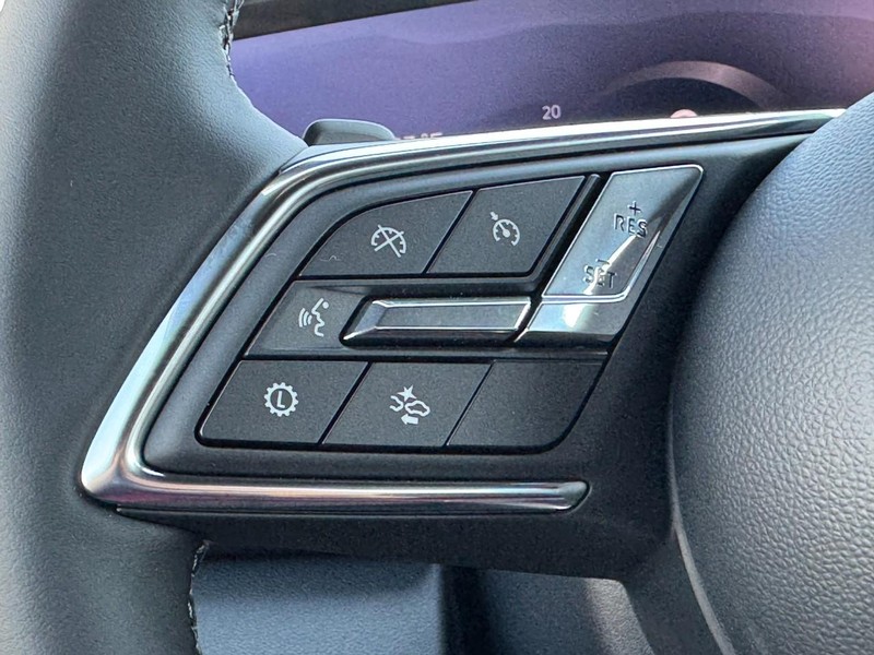 Buick Enclave Vehicle Image 13