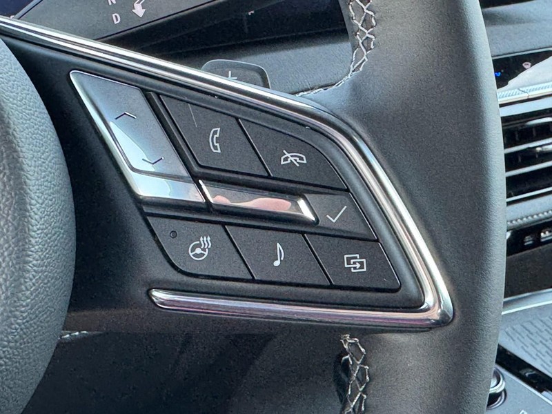 Buick Enclave Vehicle Image 14