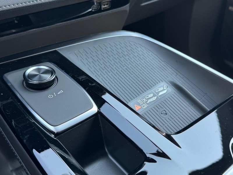 Buick Enclave Vehicle Image 15