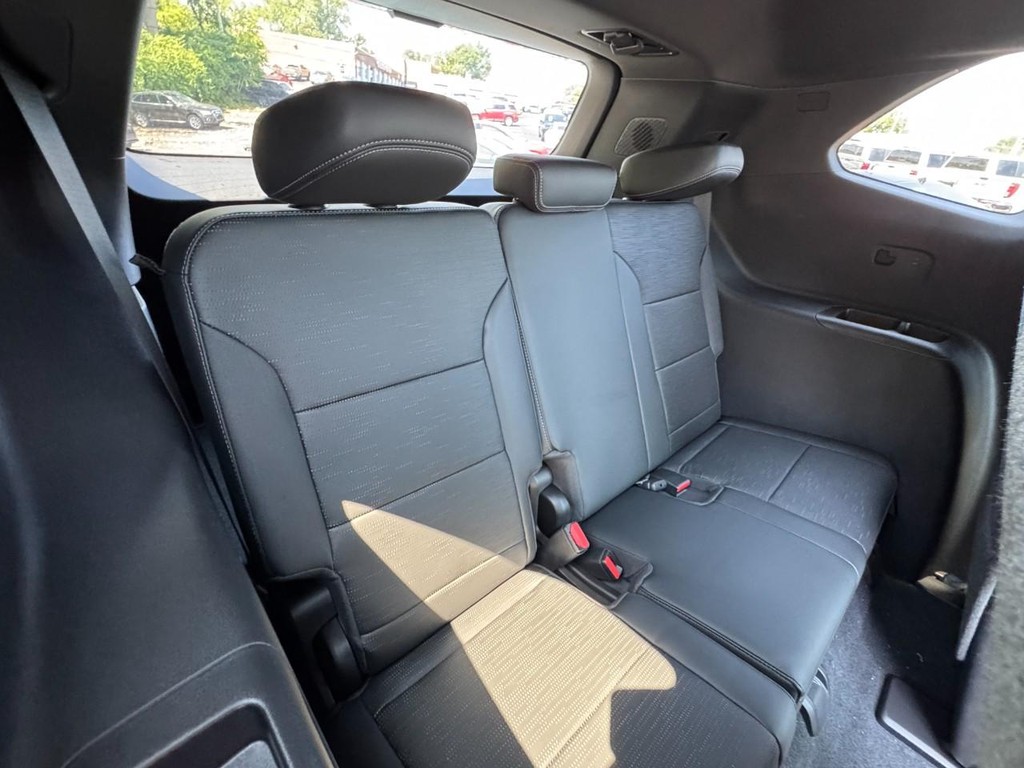 Buick Enclave Vehicle Image 06