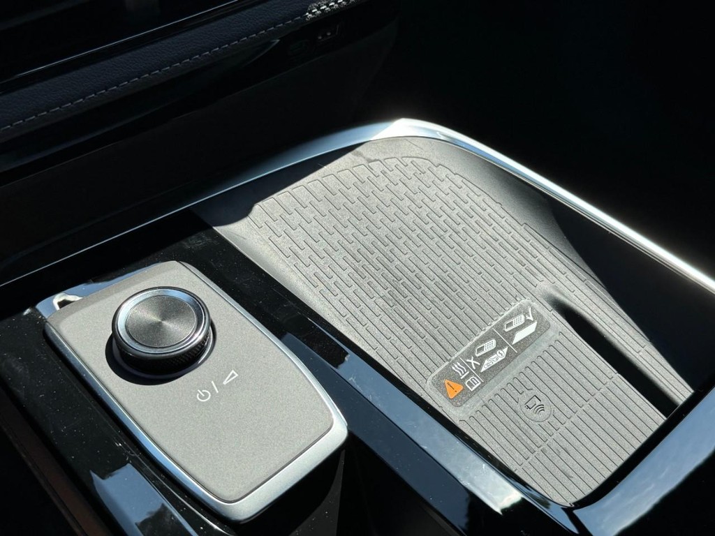 Buick Enclave Vehicle Image 14