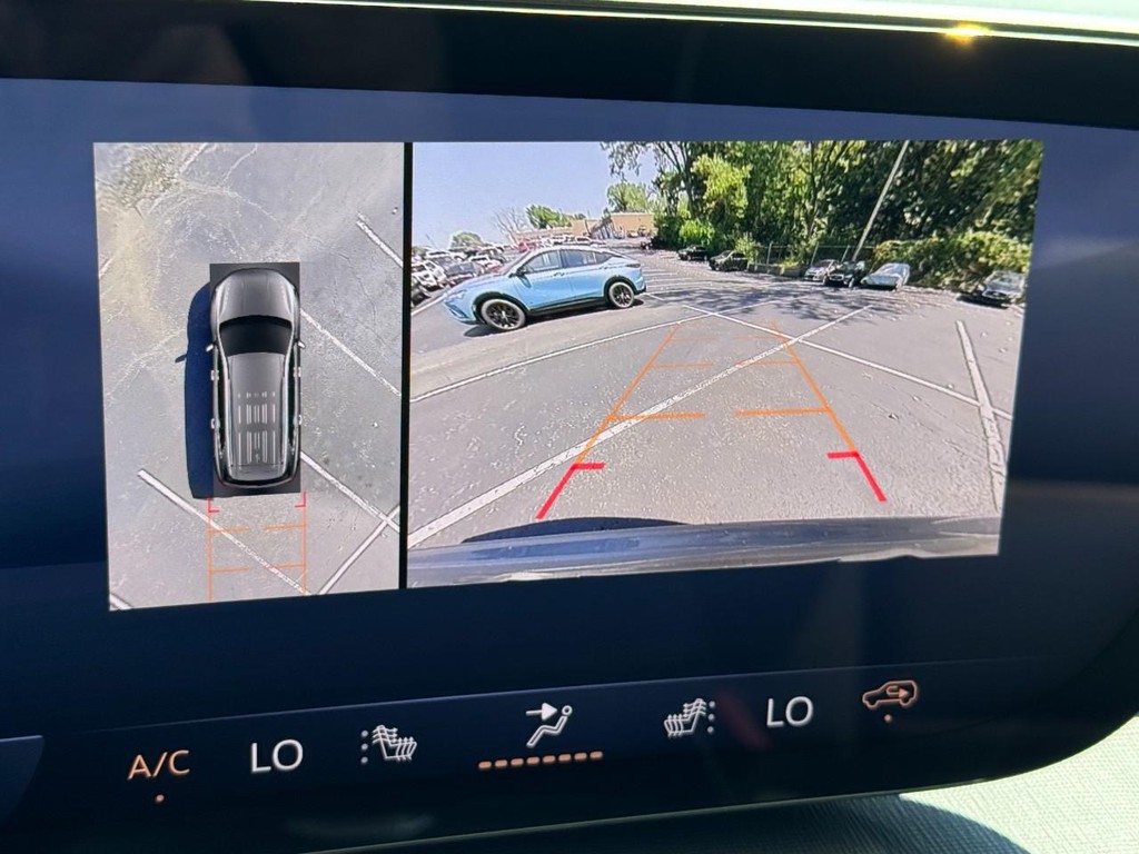 Buick Enclave Vehicle Image 17