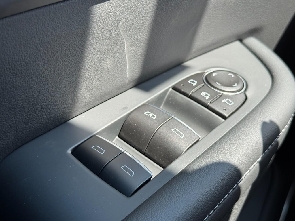 Buick Enclave Vehicle Image 18