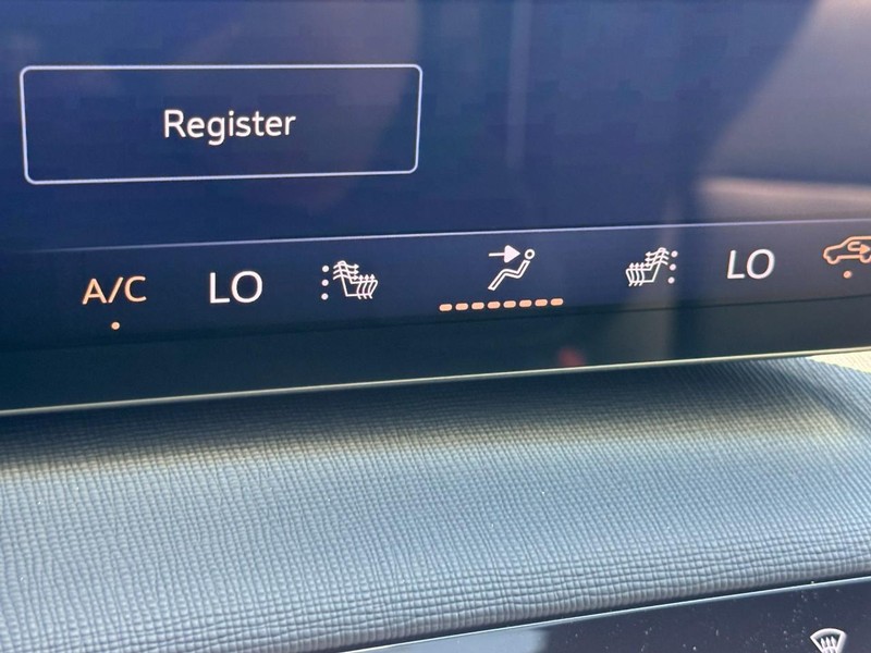 Buick Enclave Vehicle Image 16