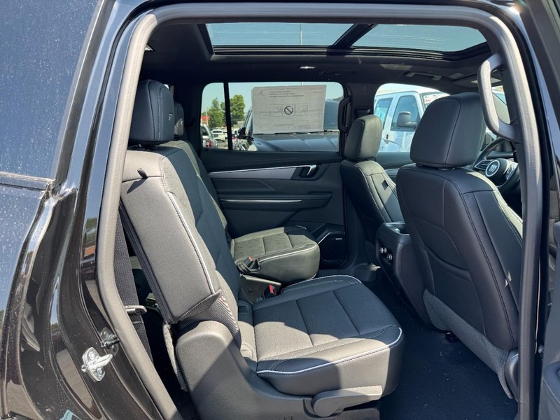 Buick Enclave Vehicle Image 05
