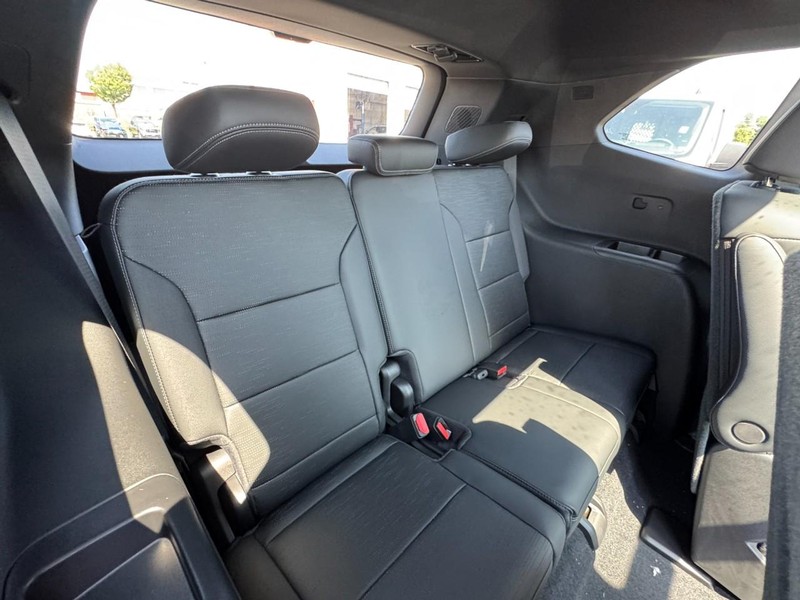 Buick Enclave Vehicle Image 06