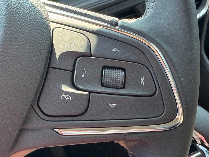 Buick Encore GX Vehicle Image 11