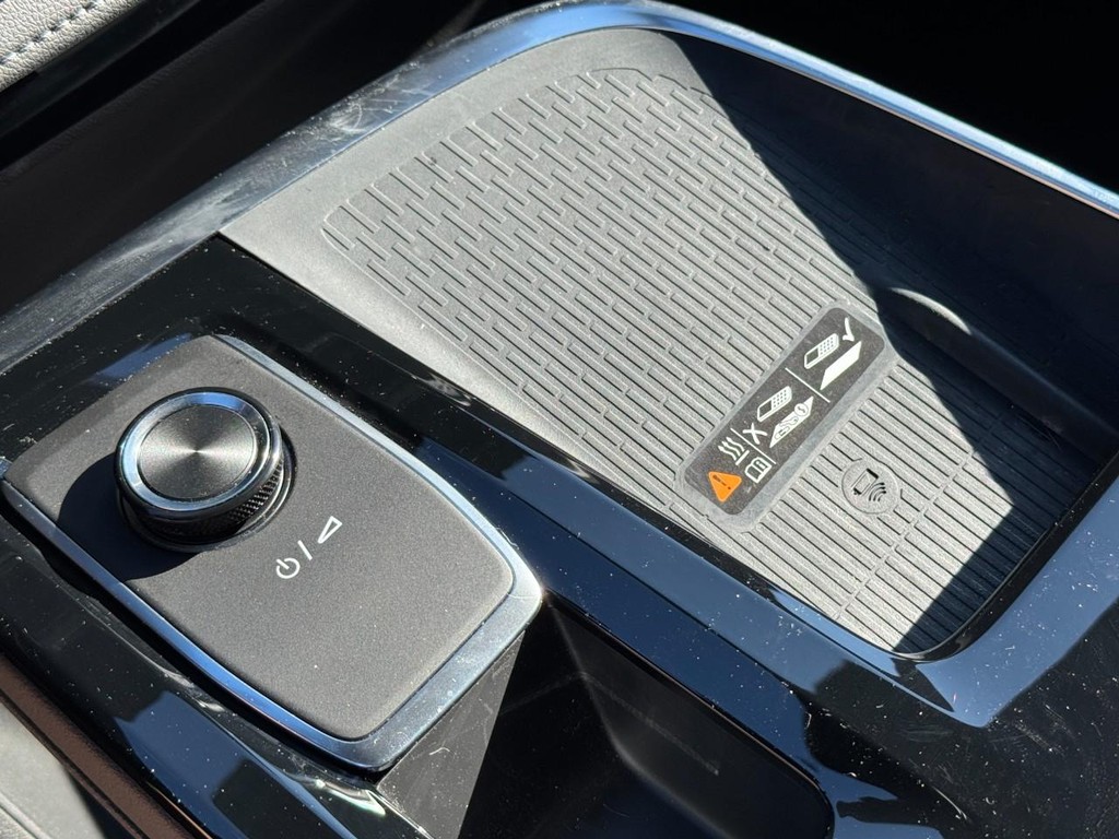 Buick Enclave Vehicle Image 13