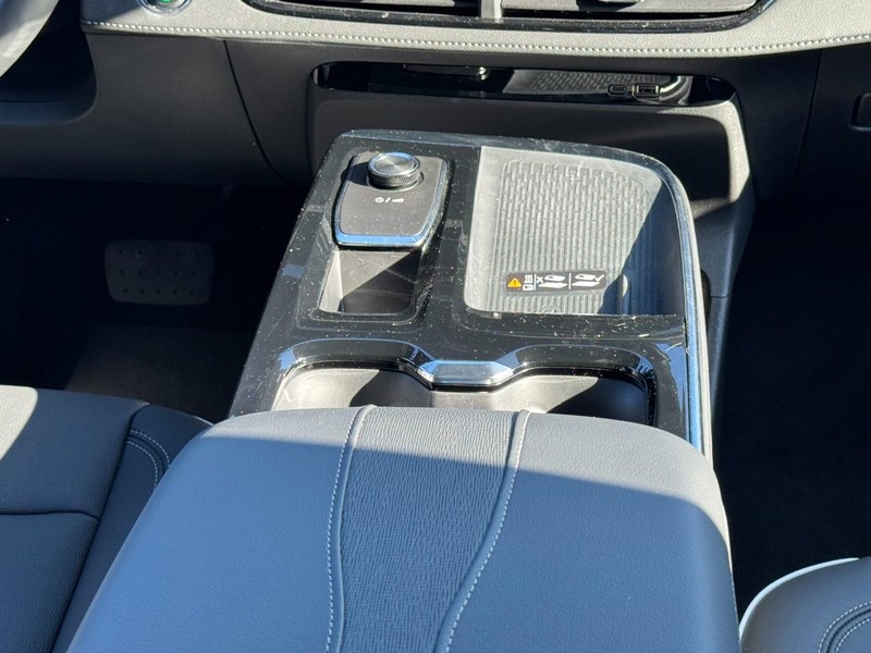 Buick Enclave Vehicle Image 09