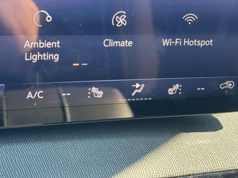 Buick Enclave Vehicle Image 14