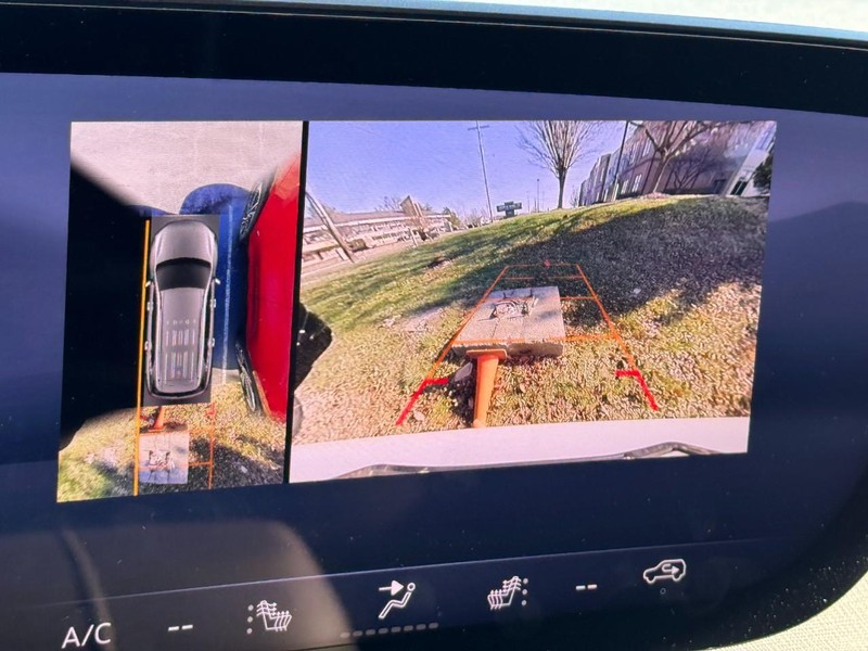 Buick Enclave Vehicle Image 15