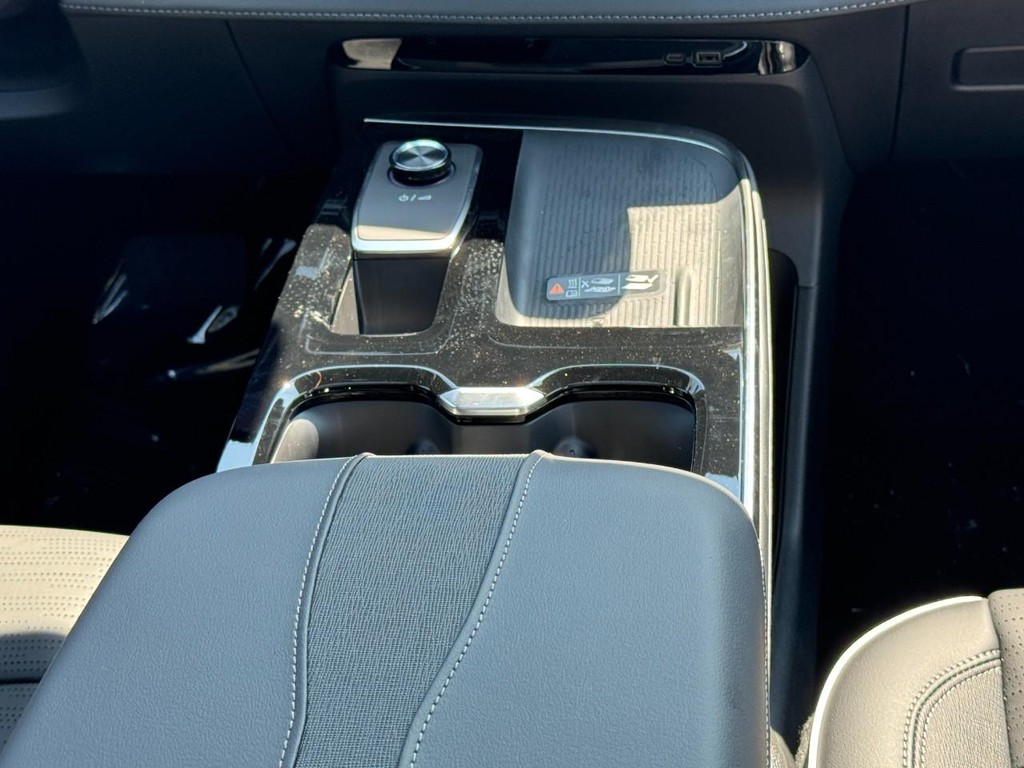 Buick Enclave Vehicle Image 10